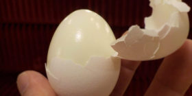 Jak oloupat vejce na tvrdo za 10 vteřin