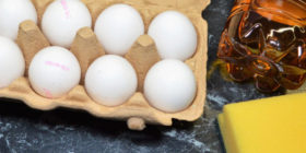 Jak odstranit razítko z vejce