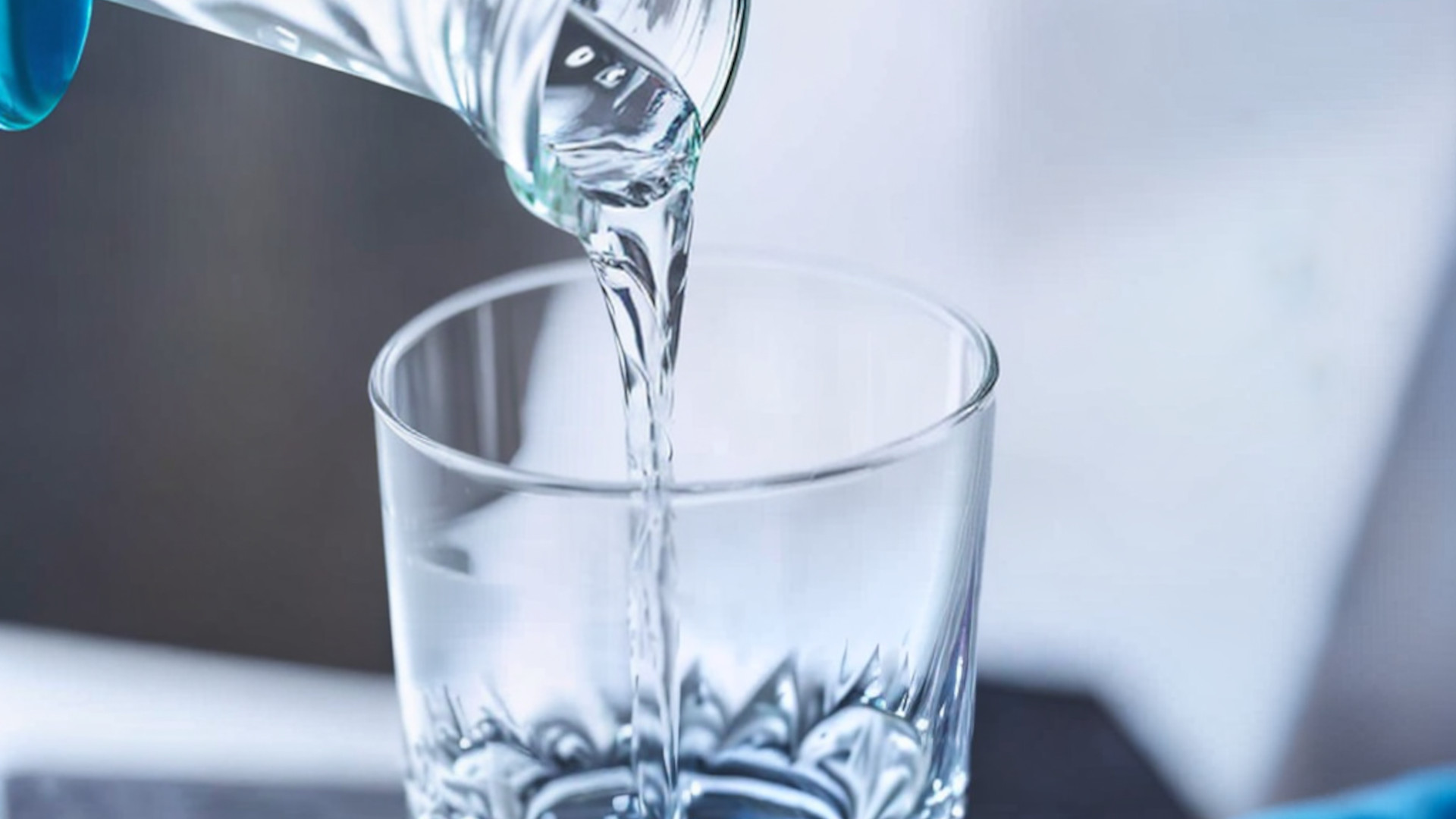 Jak vyrobit destilovanou vodu doma a dá se tato voda pít